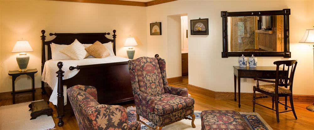 Lodge On Lake Lure Exterior photo
