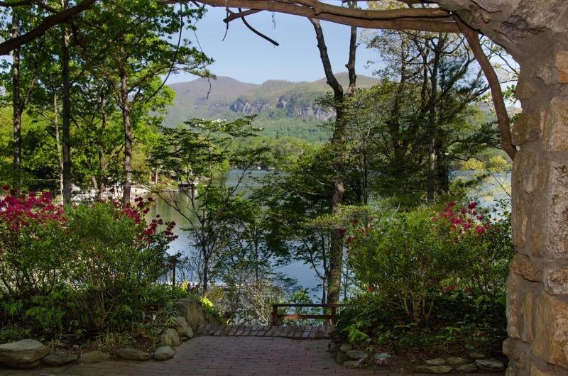 Lodge On Lake Lure Exterior photo