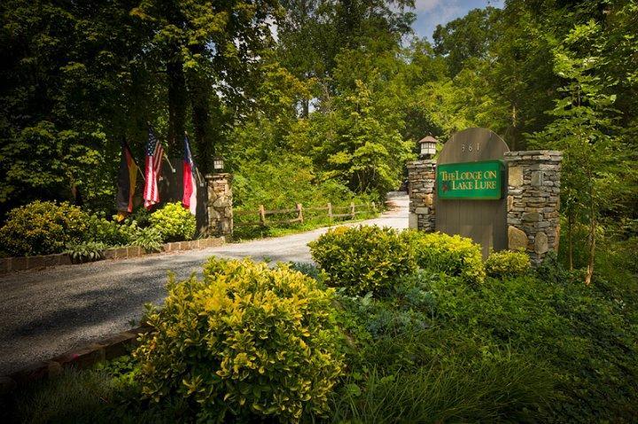Lodge On Lake Lure Exterior photo