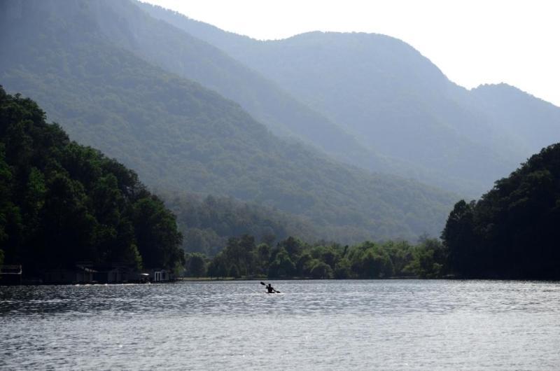 Lodge On Lake Lure Exterior photo